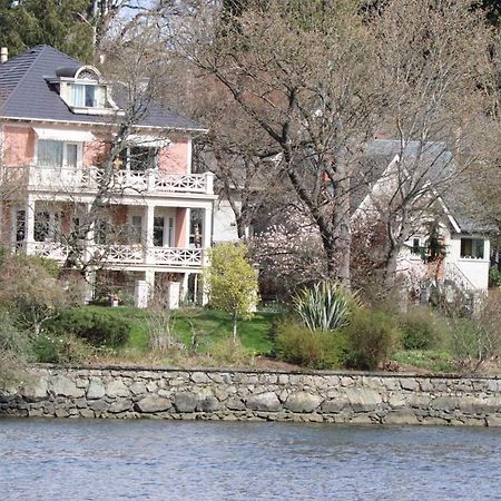 Lipton Place By Elegant Waterfront Esquimalt Bagian luar foto