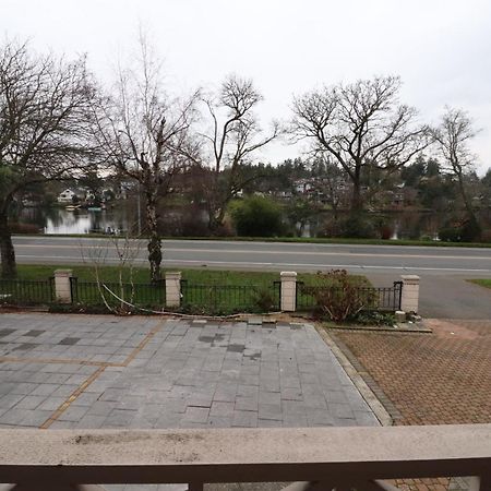Lipton Place By Elegant Waterfront Esquimalt Bagian luar foto
