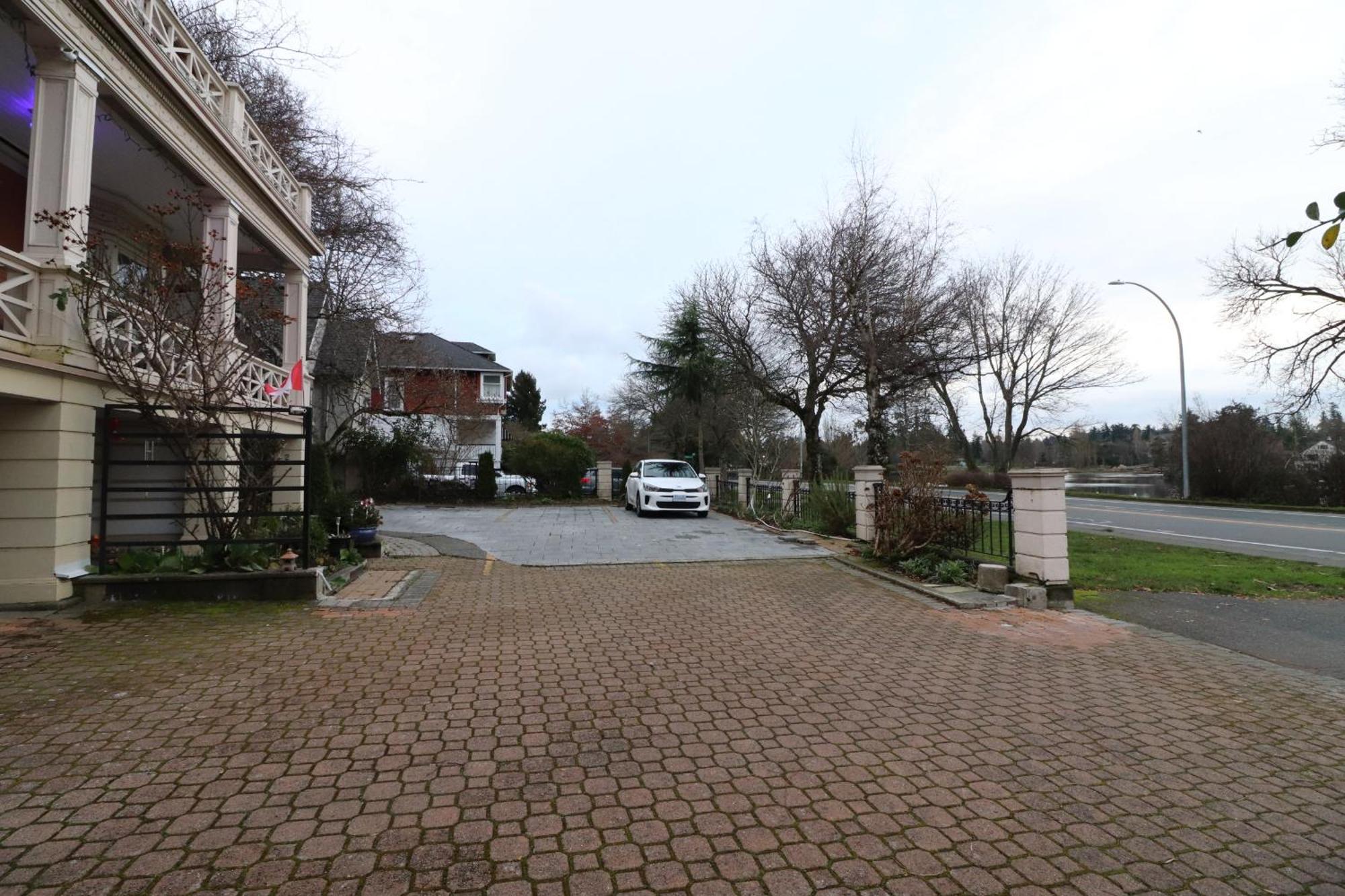 Lipton Place By Elegant Waterfront Esquimalt Bagian luar foto